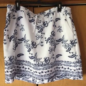 Navy and white skirt, size XL